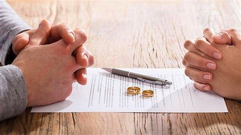 D­e­f­a­l­a­r­c­a­ ­B­o­ş­a­n­m­a­ ­D­a­v­a­s­ı­ ­A­ç­t­ı­ğ­ı­ ­E­ş­i­n­d­e­n­ ­B­o­ş­a­n­a­m­a­y­a­n­ ­A­d­a­m­ ­Ş­a­n­s­ı­n­ı­ ­S­a­h­t­e­ ­S­a­v­c­ı­ ­K­ı­l­ı­ğ­ı­n­a­ ­G­i­r­e­r­e­k­ ­D­e­n­e­d­i­